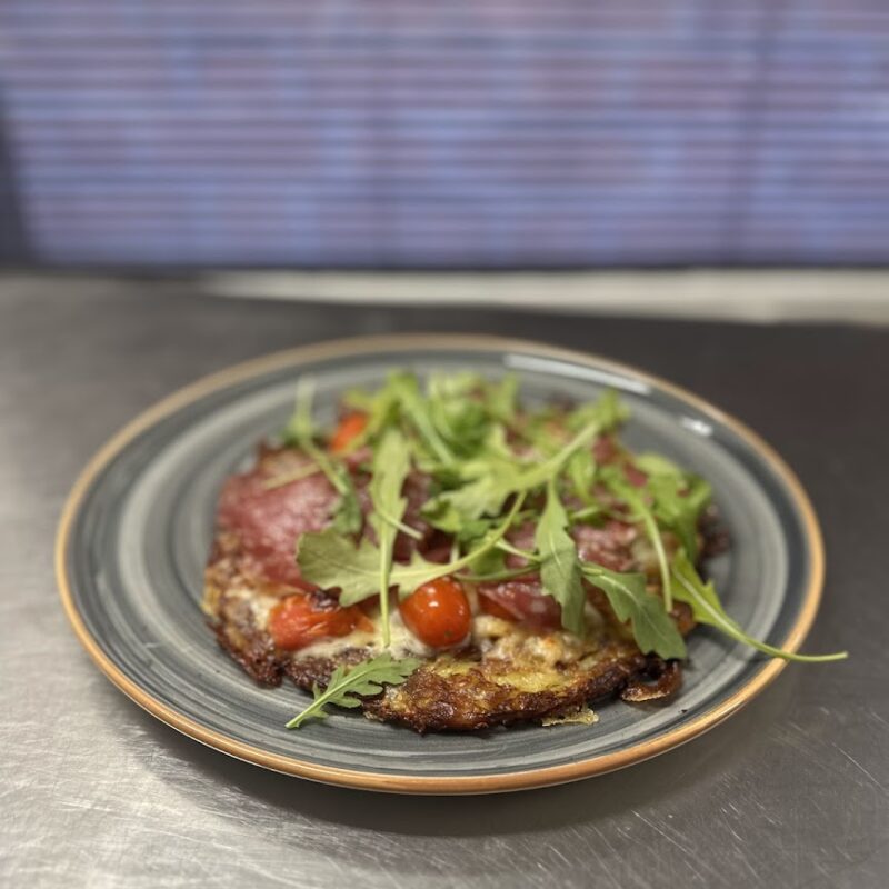 middag med röstipizza hos Rösterian i kockska huset med innergård i Malmö