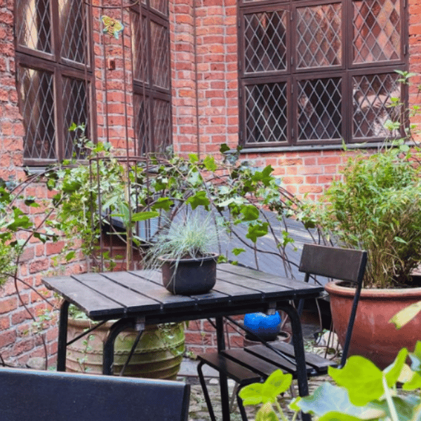 innergård med uteservering i Kockska huset malmö