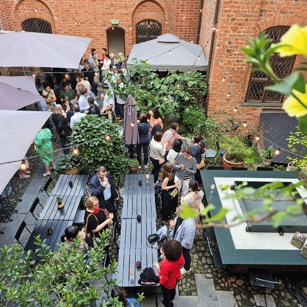 innergård med uteservering i Kockska huset malmö